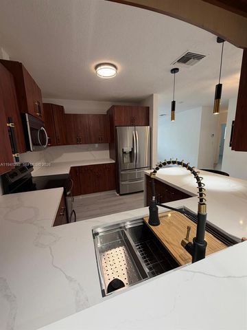 3030 SW 96th Ave 0, Miami, FL 33165