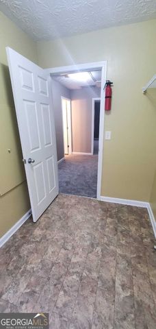 9487 Lakeview Road, Union City, GA 30291
