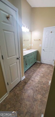 9487 Lakeview Road, Union City, GA 30291