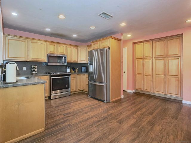 13035 Laurel St., Lakeside, CA 92040