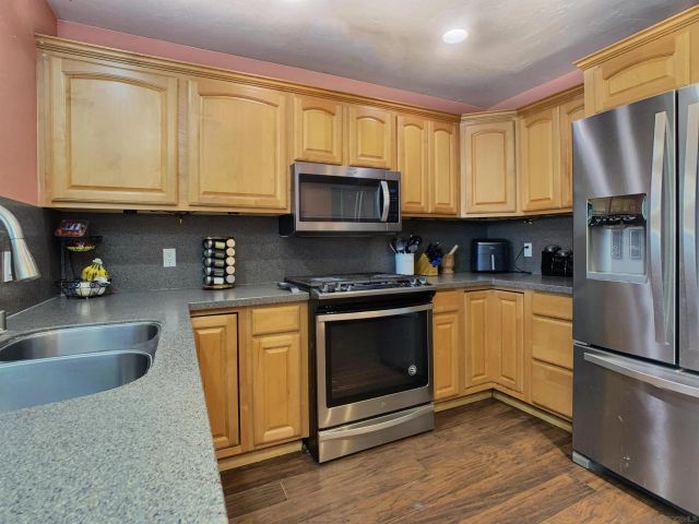 13035 Laurel St., Lakeside, CA 92040