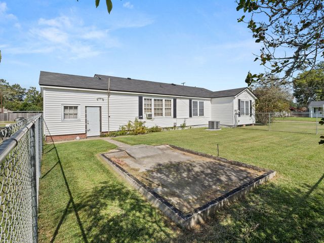 3802 Auburn St, Lake Charles, LA 70607