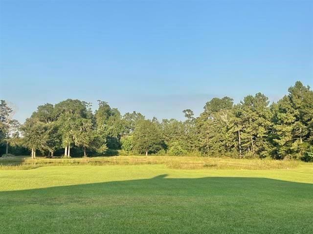 5864 Rebel Road, Vidor, TX 77662