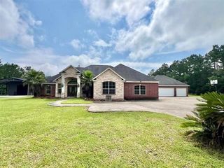 5864 Rebel Road, Vidor, TX 77662