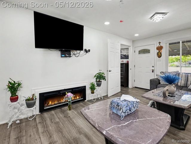7268 Hupp Avenue, Warren, MI 48091