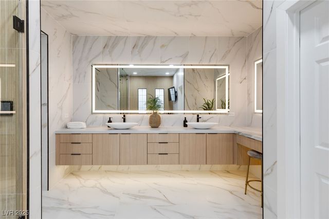 12024 Whitehills Street, Las Vegas, NV 89141