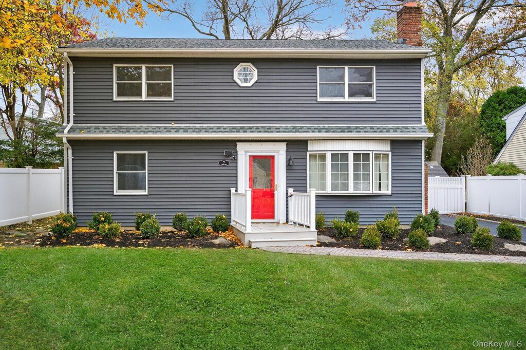 7 Claire Avenue, Huntington Station, NY 11746