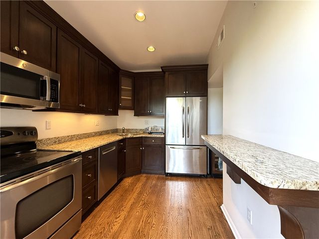 5922 Howe St 304, Shadyside, PA 15232
