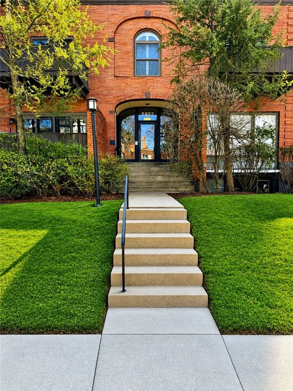 5922 Howe St 304, Shadyside, PA 15232
