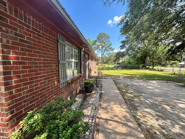 1889 Dyras Road, Cottonwood, AL 36320