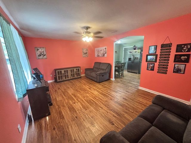 1889 Dyras Road, Cottonwood, AL 36320