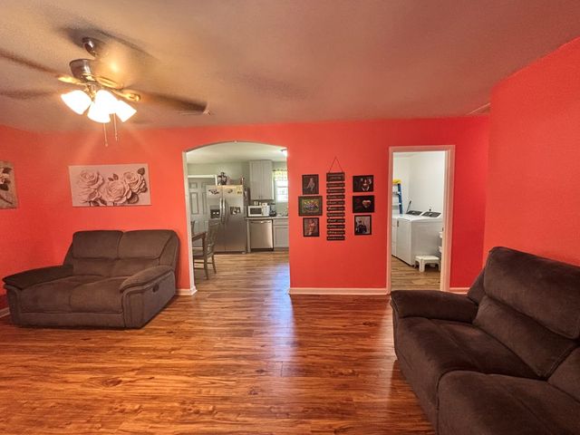 1889 Dyras Road, Cottonwood, AL 36320