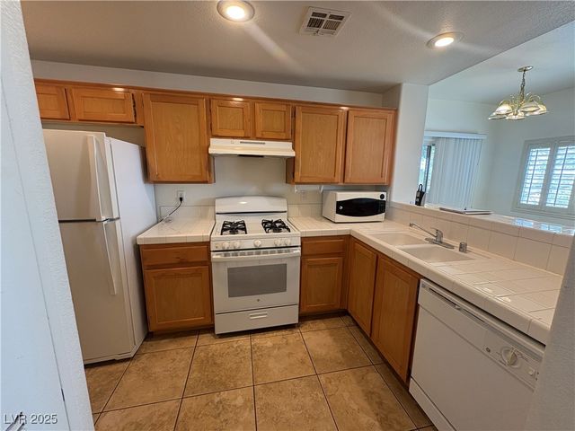 8501 West University Avenue 2089, Las Vegas, NV 89147