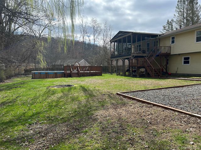 41 Rutledge Avenue, Highland Mills, NY 10930