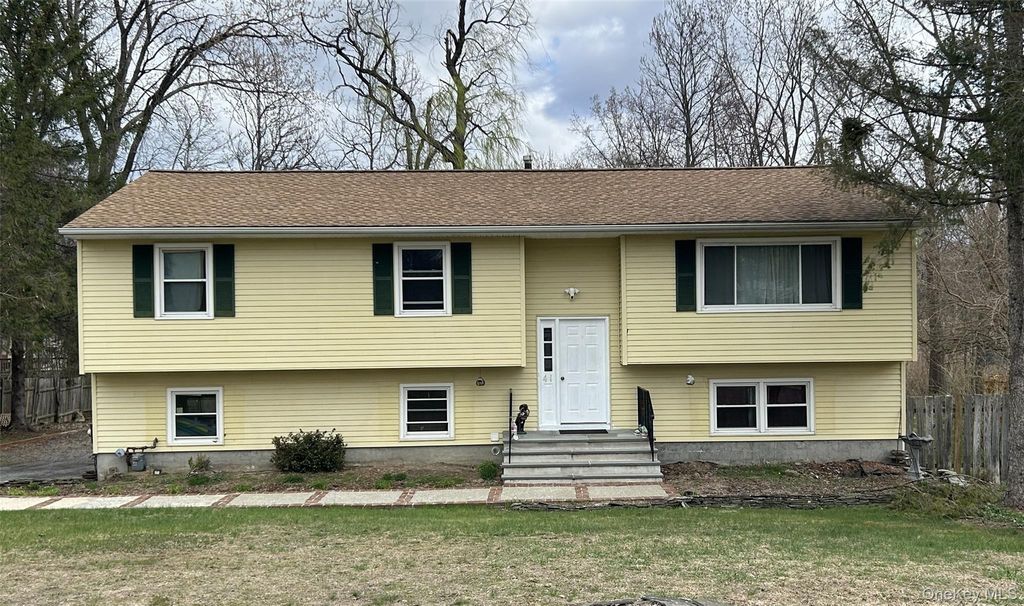 41 Rutledge Avenue, Highland Mills, NY 10930