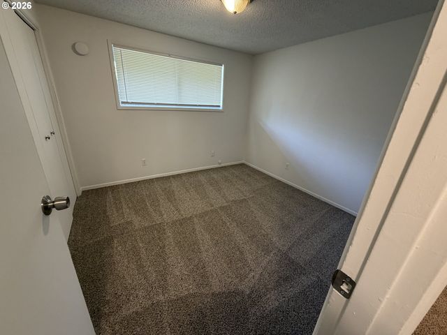 1760 Se 9TH St, Gresham, OR 97080