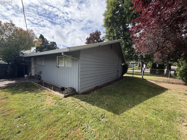 1760 Se 9TH St, Gresham, OR 97080