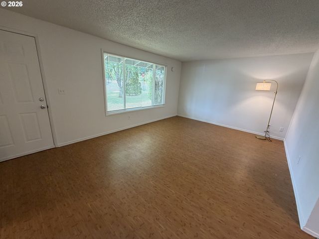 1760 Se 9TH St, Gresham, OR 97080