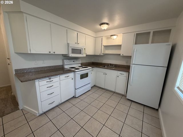 1760 Se 9TH St, Gresham, OR 97080