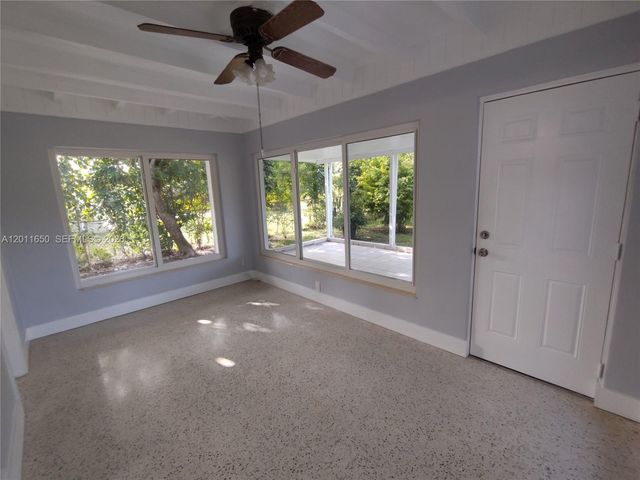 435 NW 127th St, North Miami, FL 33168