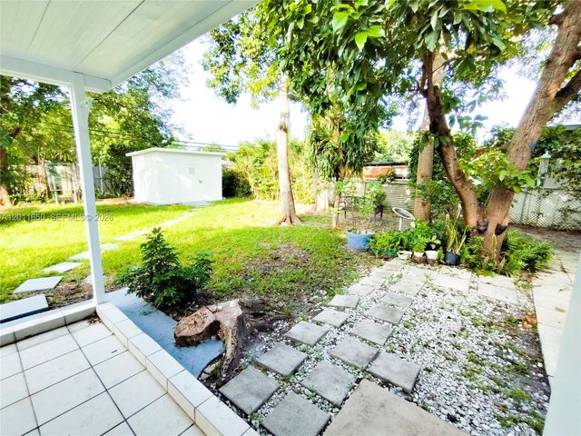 435 NW 127th St, North Miami, FL 33168