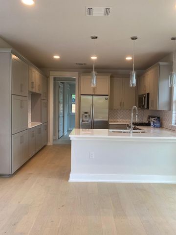 6920 Bethune Ave 3, Austin, TX 78752