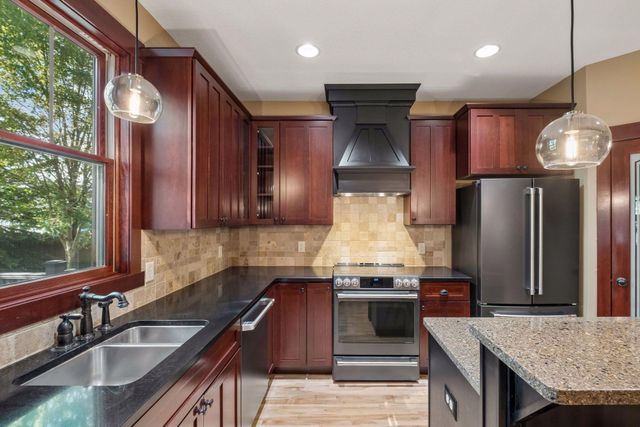 14272 Grantaire Lane N, Hugo, MN 55038