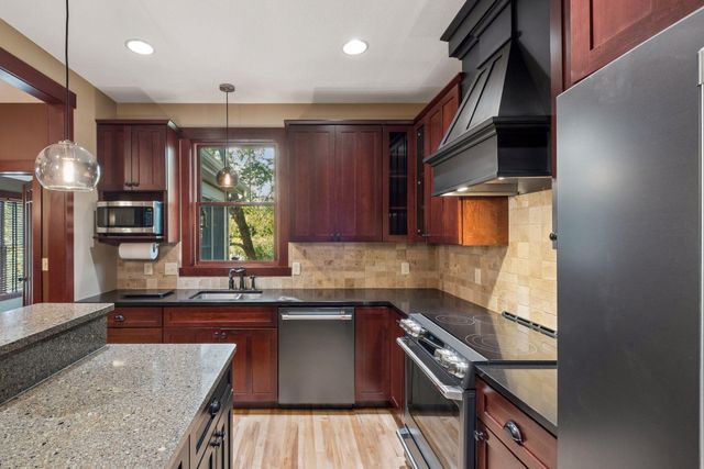 14272 Grantaire Lane N, Hugo, MN 55038