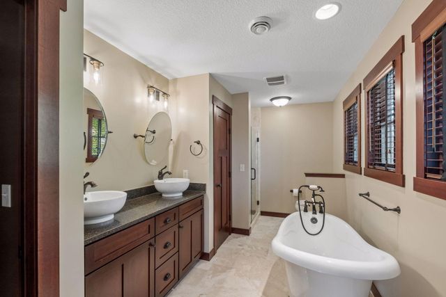 14272 Grantaire Lane N, Hugo, MN 55038