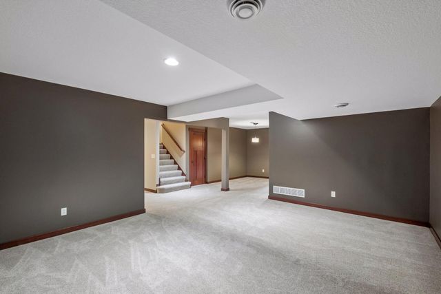 14272 Grantaire Lane N, Hugo, MN 55038