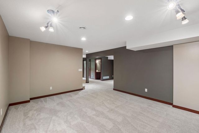 14272 Grantaire Lane N, Hugo, MN 55038