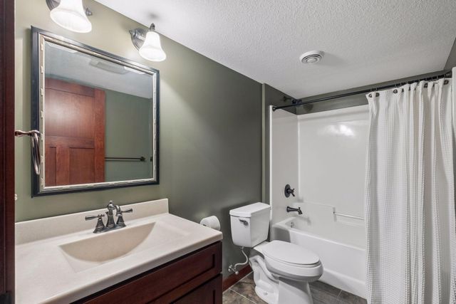 14272 Grantaire Lane N, Hugo, MN 55038