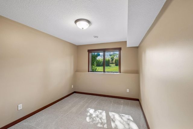 14272 Grantaire Lane N, Hugo, MN 55038