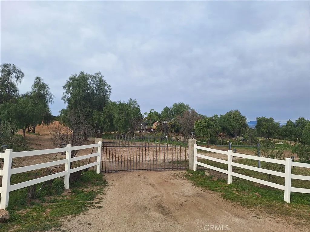 40752 El Pequito, Hemet, CA 92544
