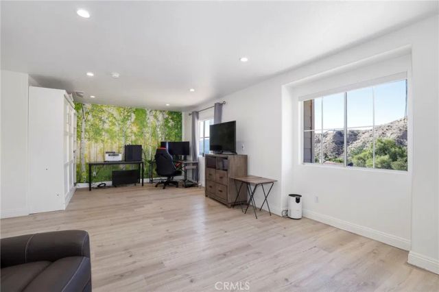 29668 Mammoth, Canyon Country, CA 91387