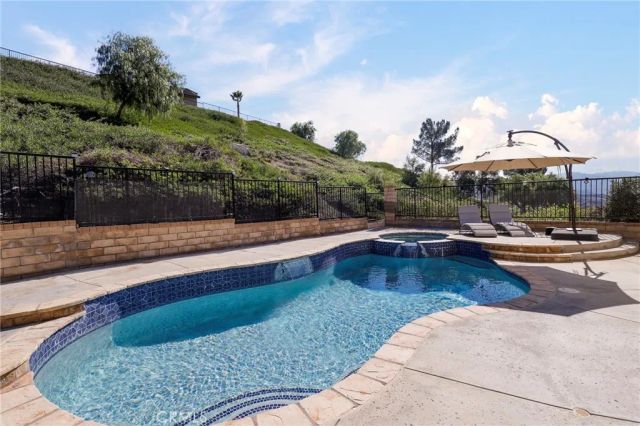 29668 Mammoth, Canyon Country, CA 91387