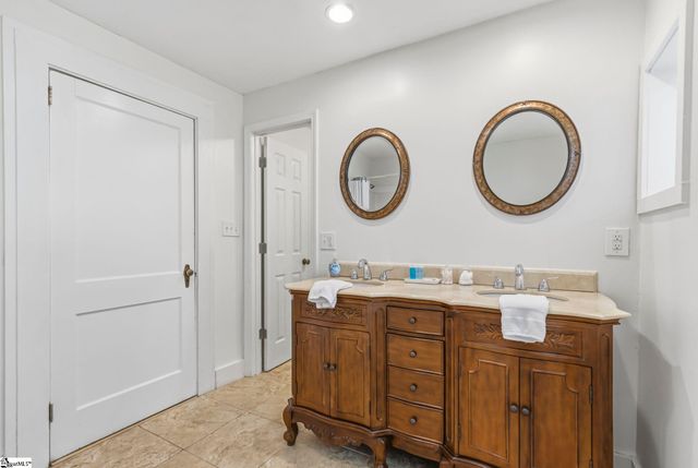 2009 State Park Road, Greenville, SC 29609