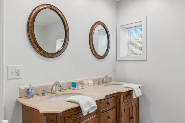 2009 State Park Road, Greenville, SC 29609