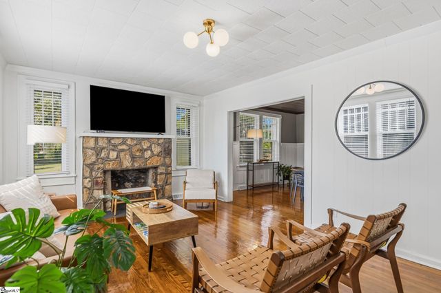 2009 State Park Road, Greenville, SC 29609