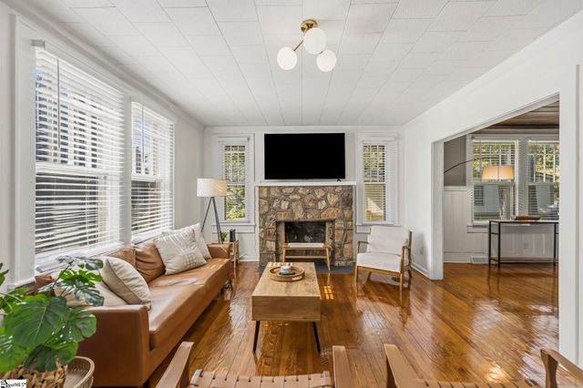 2009 State Park Road, Greenville, SC 29609