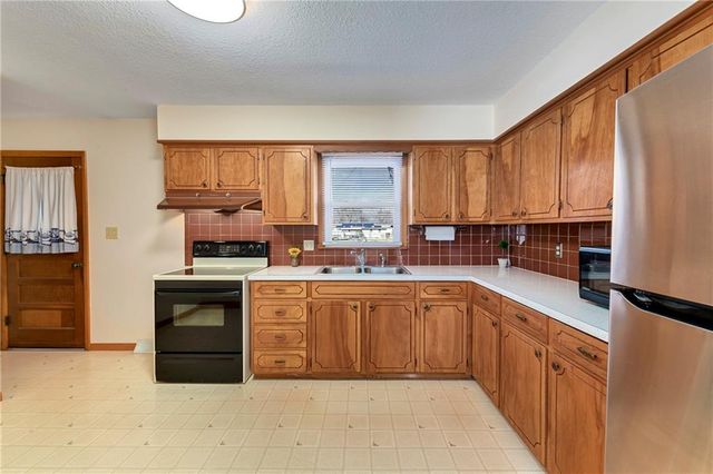 1924 Miami Street, Leavenworth, KS 66048