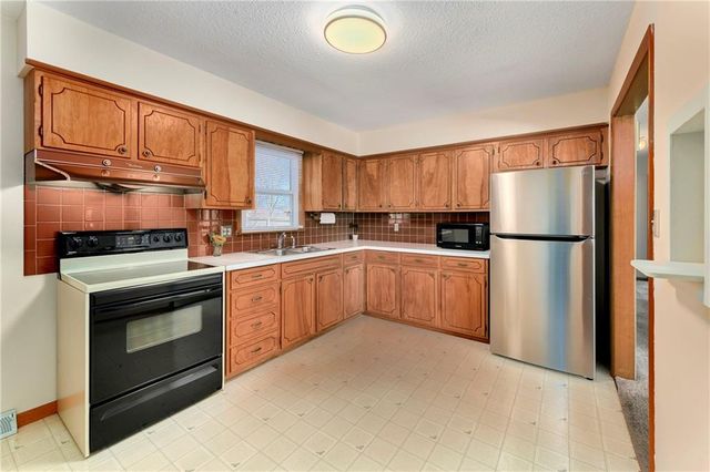 1924 Miami Street, Leavenworth, KS 66048