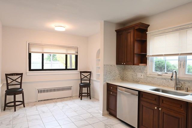 421 N Long Beach Road, Rockville Centre, NY 11570