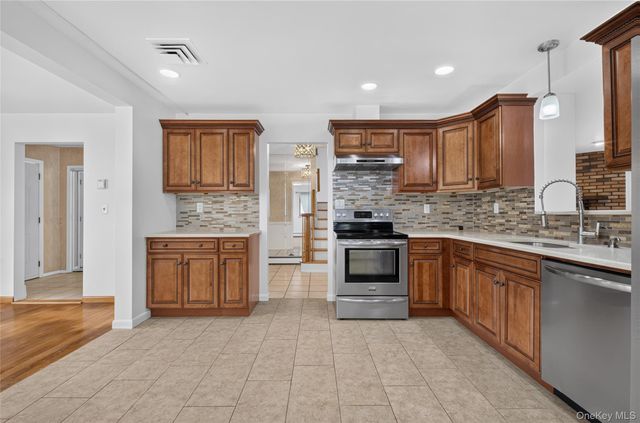 1671 Noble Street, East Meadow, NY 11554
