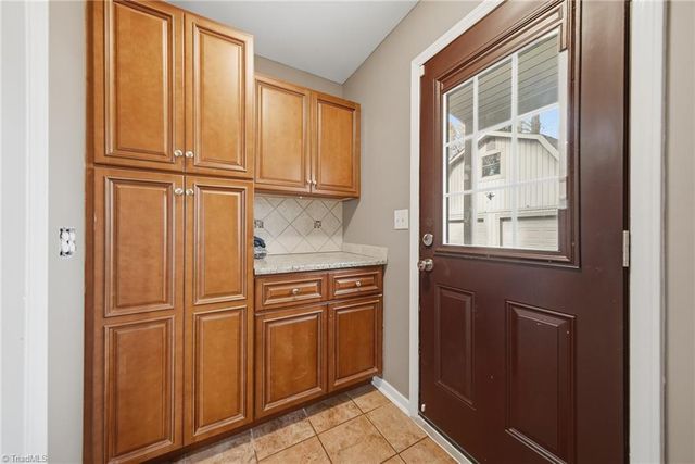 7177 Mantlewood Lane, Kernersville, NC 27284