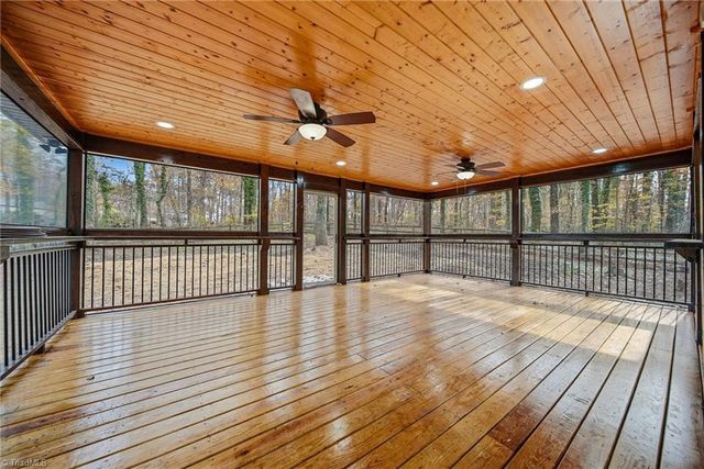 7177 Mantlewood Lane, Kernersville, NC 27284