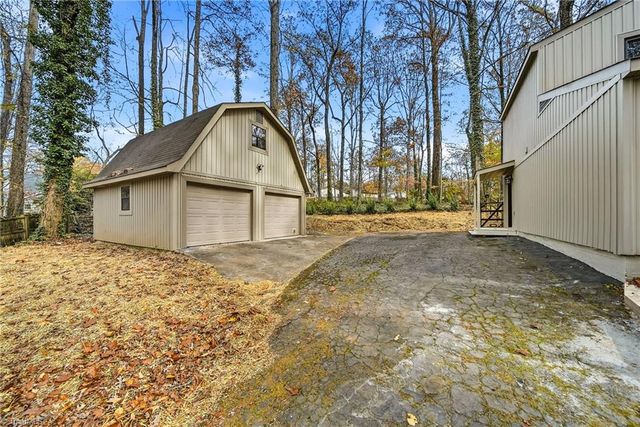 7177 Mantlewood Lane, Kernersville, NC 27284