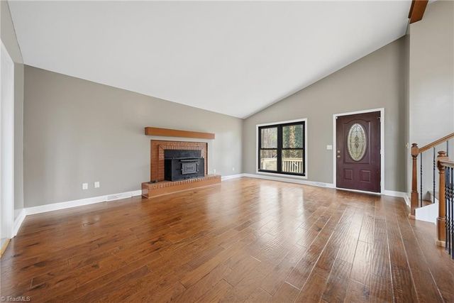 7177 Mantlewood Lane, Kernersville, NC 27284