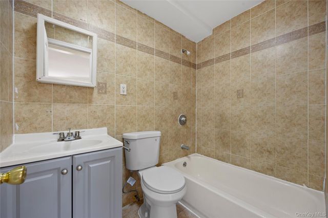 577 Aztec Place, Far Rockaway, NY 11691