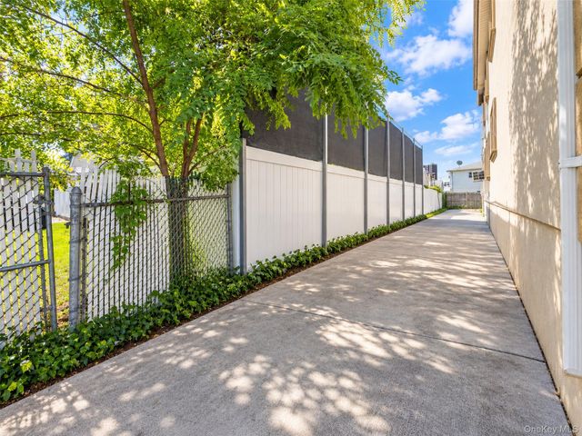 577 Aztec Place, Far Rockaway, NY 11691